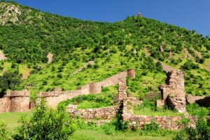 Bhangarh Fort remains one of India’s most enigmatic treasures — a hauntingly beautiful ruin that captures the imagination of everyone who visits.