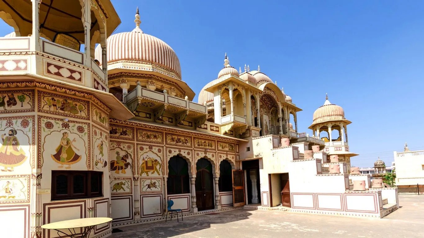 Jaipur Mandawa Tour with Delhi Drop